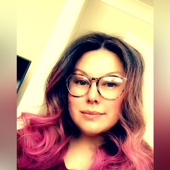 Meet your Posher, Tiffany - Picture 4 of 5